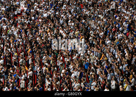 Calcio - Sky Bet League One - Gioca - finale - Preston North End v Swindon Town - Stadio di Wembley. Vista generale delle ventole nel supporto Foto Stock