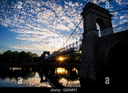 Estate Meteo - Wilford sospensione ponte - Nottingham Foto Stock