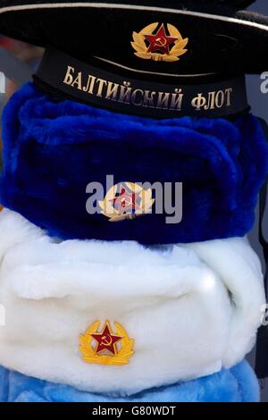 Tradizionale russo cappelli in vendita, San Pietroburgo, Russia, Europa Foto Stock