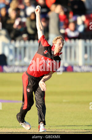 Cricket - NatWest T20 Blast - Leicestershire Foxes v Durham Jets - Grace Road. Le ciotole Paul Collingwood di Durham Jets Foto Stock