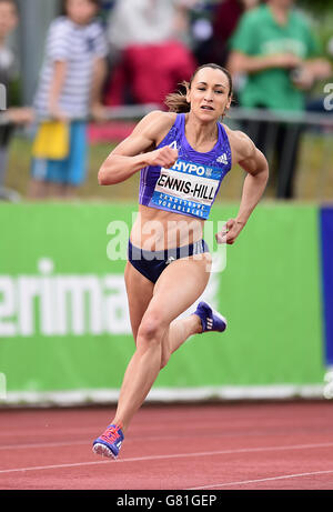 Atletica - Hypo-Meeting - giorno uno - Mosle Stadion. La Gran Bretagna Jessica Ennis-Hill compete nei 200m. Foto Stock