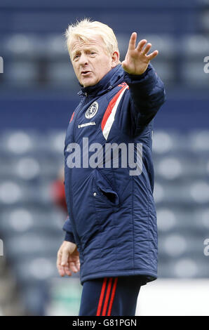 Calcio - International friendly - Scozia v Qatar - Scotland Training Session - Hampden Park. Il manager scozzese Gordon Strachan durante la sessione di allenamento a Hampden Park, Glasgow. Foto Stock