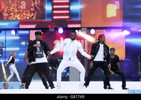 Capital FM Summertime Ball 2015 - Londra. L'ESCLUSIVO Jason Derulo si esibisce sul palco durante il Summertime Ball della capitale FM al Wembley Stadium di Londra. Foto Stock