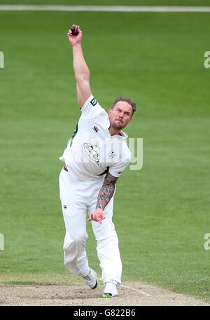 Gareth Andrew Bowls del Worcestershire durante il secondo giorno della partita del campionato della contea di LV a New Road, Worcester. Foto Stock