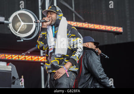 Gza, U-God, Ghostface Killah e Capadonna di Wu Tang Clan si esibiscono dal vivo sul palco il giorno 1 del festival Parklife il 06 2015 giugno a Heaton Park Manchester, Regno Unito Foto Stock