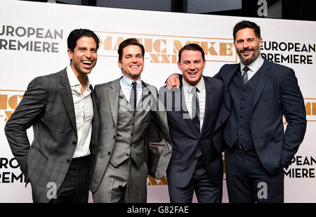 (Da sinistra a destra) Adam Rodriguez, Matt Bomer, Channing Tatum e Joe Manganiello partecipano alla prima Magic Mike XXL tenutasi a Vue West End, 3 Cranbourn Street, Leicester Square, Londra. Data immagine: Martedì 30 giugno 2015. Il credito fotografico dovrebbe essere: Ian West/PA Wire Foto Stock