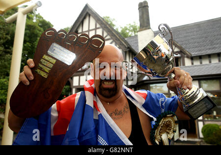 Il campione del mondo Alan 'Nasty' Nash si pone per una foto dopo Mantenere il suo Campionato del mondo Foto Stock