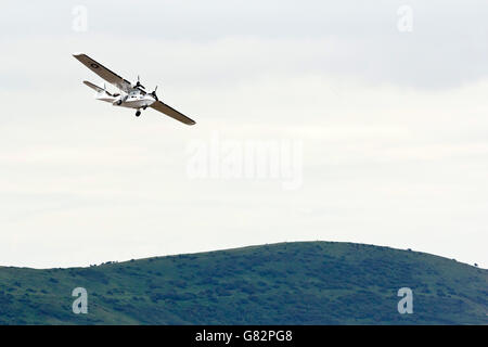 Costruttiva PBY Catalina Mare anfibio aereo sopra la spiaggia di Weston-Super-Mare, North Somerset, Regno Unito (18 giugno 2016). Foto Stock