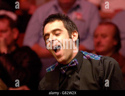 Snooker - Ambasciata del campionato mondiale 2005 - Primo round - Ronnie O'Sullivan v Stephen Maguire - il crogiolo Foto Stock