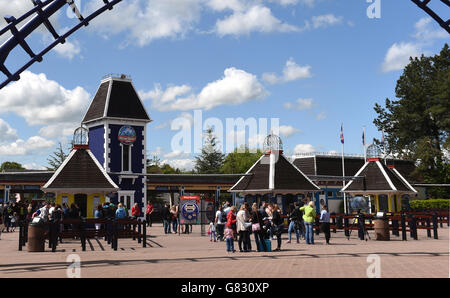 Alton Towers Smiler incidente. Vista generale del parco a tema Alton Towers e del resort Foto Stock