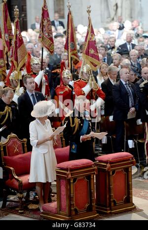 Il Principe di Galles e la Duchessa di Cornovaglia in un memoriale per il 200° anniversario della Battaglia di Waterloo presso la Cattedrale di St Paul a Londra. Foto Stock