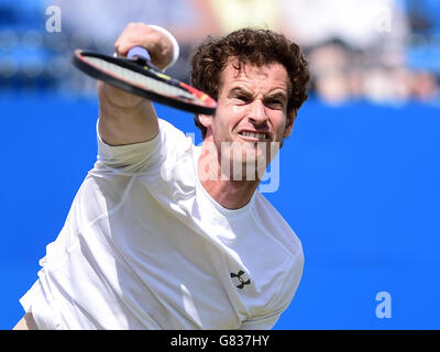 Tennis - Campionato AEGON 2015 - giorno quattro - il Queen's Club. Andy Murray della Gran Bretagna in azione durante il quarto giorno dei campionati AEGON al Queen's Club di Londra. Foto Stock