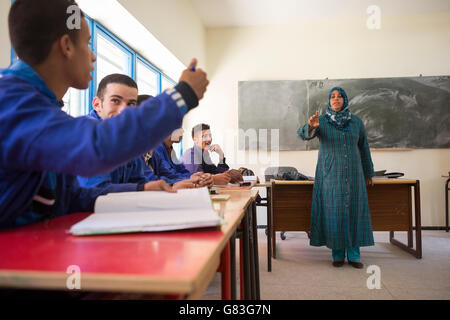 Gli studenti apprendono in un corso di formazione professionale in Agadir, Marocco. Foto Stock