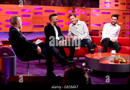 (Sinistra - destra) host Graham Norton, Lewis Hamilton, Ewan McGregor e Jack Whitehall durante le riprese del Graham Norton Show presso gli Studios di Londra, a sud di Londra, in onda venerdì. PREMERE ASSOCIAZIONE foto. Data immagine: Giovedì 25 giugno 2015. Il credito fotografico dovrebbe essere: Ian West/PA Wire Foto Stock