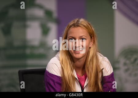 Petra Kvitova, della Repubblica Ceca, tiene una conferenza stampa nella sala principale dell'intervista durante una giornata di anteprima per i Campionati di Wimbledon presso l'All England Lawn Tennis and Croquet Club di Wimbledon. Il credito fotografico dovrebbe essere: Florian Eisele/AELTC/POOL/PA Wire. RESTRIZIONI: Nessun uso commerciale senza previo consenso scritto dell'AELTC. Solo uso di immagini fisse - nessuna immagine in movimento per emulare la trasmissione. Nessuna sovrapposizione o rimozione dei logo degli sponsor/degli annunci. Foto Stock