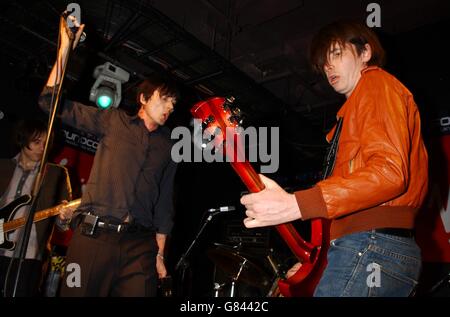 Le Lacrime instore aspetto - Virgin Megastore - Oxford Street Foto Stock