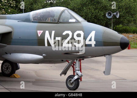 LEEUWARDEN, Paesi Bassi - 11 juni 2016 Dutch Hawker Hunter F6A N-294 fighter presso la Air Force giorni in Leeuwarden Foto Stock