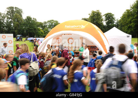 Atletica - Sainsbury's school games il lancio con Jonnie Peacock - Long Eaton Foto Stock