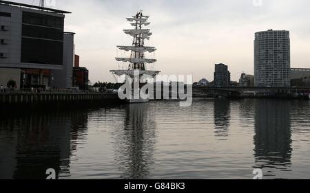 Il Brasiliano Cisne Branco (cigno bianco), una delle 50 navi alte che partecipano alla gara del Festival delle navi Tall 2015, ancorato nel porto di Belfast. Foto Stock