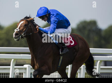 Tha'ir guidato da James Doyle continua a vincere la gara di Ambant Gala Stakes durante il Racing UK Ladies Day del Coral Eclipse Meeting presso l'ippodromo di Sandown Park, Sandown. Foto Stock