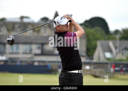 James Morrison in Inghilterra si tee il 2° giorno durante il quinto giorno dell'Open Championship 2015 a St Andrews, Fife. Foto Stock