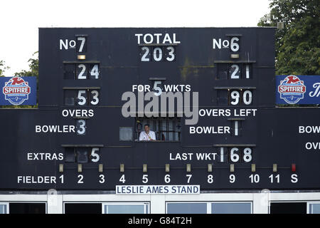 Cricket - Tour Match - giorno tre - Kent / Australia - Spitfire Ground. Una vista generale della score durante il gioco allo Spitfire Ground. Foto Stock