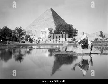 La Grande Piramide di Giza all inizio del XX secolo. Foto scattata tra il 1934 e il 1939 da colonia americana Foto Dipartimento. Foto Stock