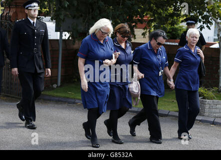 Denis e Elaine Thwaites funerale Foto Stock