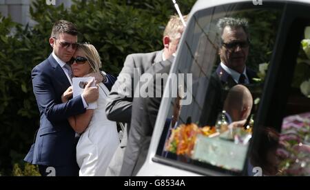 Denis e Elaine Thwaites funerale Foto Stock