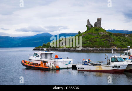 Le rovine del castello di calotta in Isola di Skye,Scozia Scotland Foto Stock