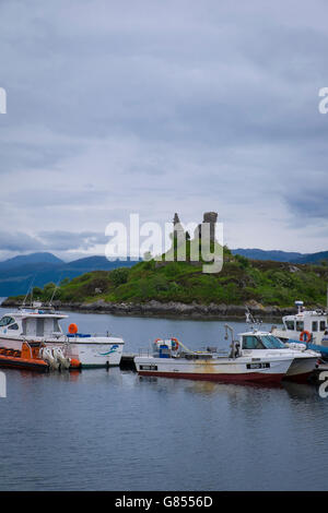 Le rovine del castello di calotta in Isola di Skye,Scozia Scotland Foto Stock