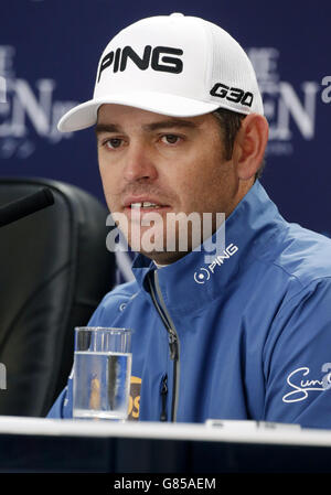 Louis Oosthuizen del Sud Africa durante una conferenza stampa in vista dell'Open Championship 2015 a St Andrews, Fife. Foto Stock