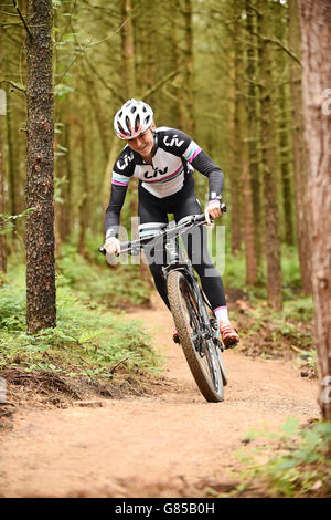 VAI all'aperto - Lady Cannings Bike Trail Grand Opening - Sheffield. Annie ultimo provare la Lady Cannings Bike Trail. Foto Stock