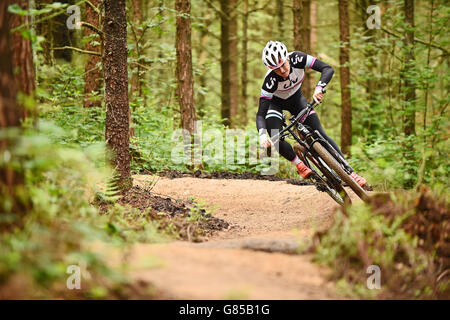 VAI all'aperto - Lady Cannings Bike Trail Grand Opening - Sheffield. Annie ultimo provare la Lady Cannings Bike Trail. Foto Stock