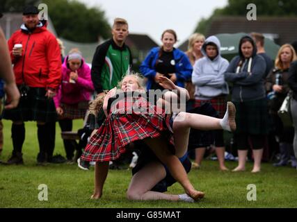 Wrestling al Bridge of Allan Highland Games a Stirling, Scozia. Foto Stock