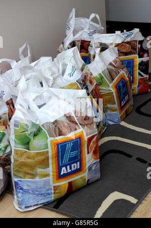 Aldi Australia shopping bags riempiti con negozio di generi alimentari Foto Stock