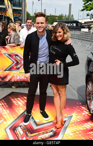 Olly Murs e Caroline Flack partecipano alle audizioni X Factor tenute alla Wembley Arena di Londra. PREMERE ASSOCIAZIONE foto. Data immagine: Giovedì 16 luglio 2015. Il credito fotografico dovrebbe essere: Ian West/PA Wire Foto Stock