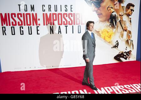 Tom Cruise partecipa alla missione: Impossible Rogue Nation prima al BFI Imax, Waterloo, Londra. Foto Stock