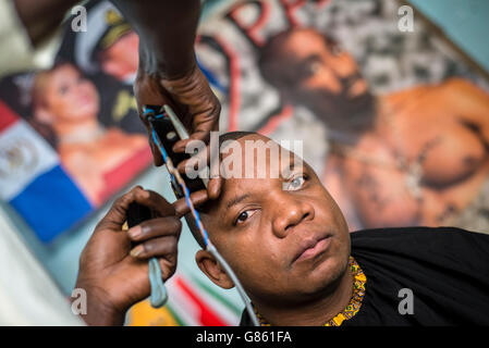 Barber shop in Maramba, township di Livingstone, Zambia Foto Stock