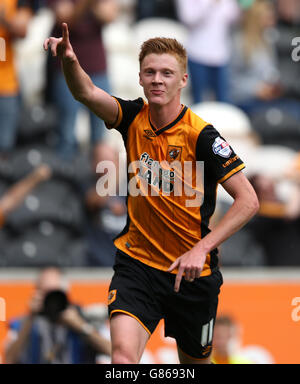 Calcio - Campionato Sky Bet - Hull City / Huddersfield Town - KC Stadium. Sam Clucas di Hull City celebra il primo obiettivo del gioco ai suoi lati Foto Stock