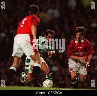 Brian McClair testimonial Manchester United / Celtic. Paolo di Canio, Celtico Foto Stock