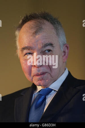 John Prine, cantautore di musica folk e country americano, partecipa al Creative Minds Event con Kevin o'Malley, nella sua residenza di Dublino, ospitato dall'ambasciatore degli Stati Uniti in Irlanda. Foto Stock