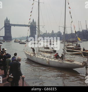 Vela - Francis Chichester - il Tower Bridge di Londra Foto Stock