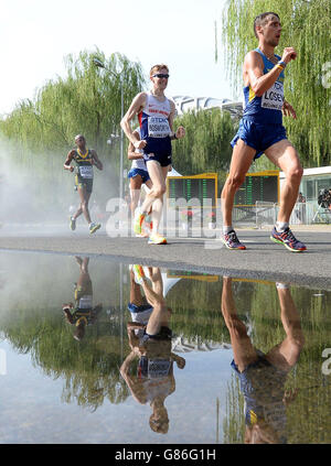 Tom Bosworth della Gran Bretagna in azione durante la corsa maschile di 20 km, durante il secondo giorno dei Campionati del mondo IAAF allo Stadio Nazionale di Pechino, Cina. Foto Stock