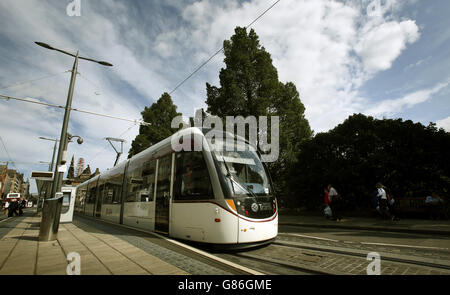 Tram di Edimburgo. Un tram su Princes Street a Edimburgo. Foto Stock