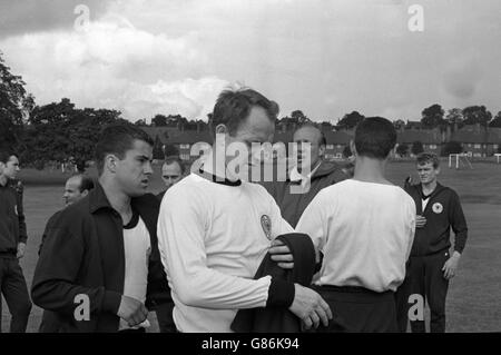 Calcio - Coppa del Mondo FIFA Inghilterra 1966 - Germania Ovest di formazione - Ashbourne Foto Stock