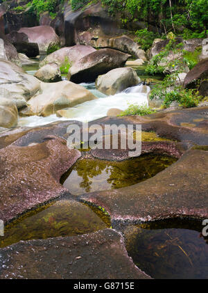 I famosi massi babinda lungo babinda creek, vicino babinda, QLD, Australia. Foto Stock