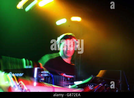 DJ Pete Tong si esibisce. Foto Stock