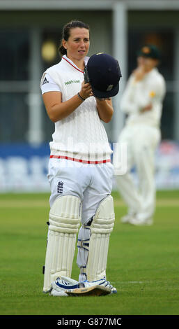 Cricket - Women's Ashes Test - Inghilterra / Australia - Day Two - The Spitfire Ground. Il Georgia Elwiss dell'Inghilterra durante il secondo giorno del Women's Ashes Test presso lo Spitfire Ground di Canterbury. Foto Stock