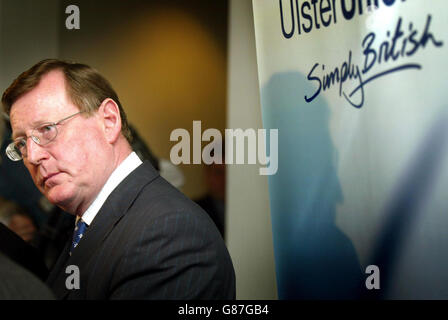 David Trimble - Conferenza stampa - sedi di partito Foto Stock